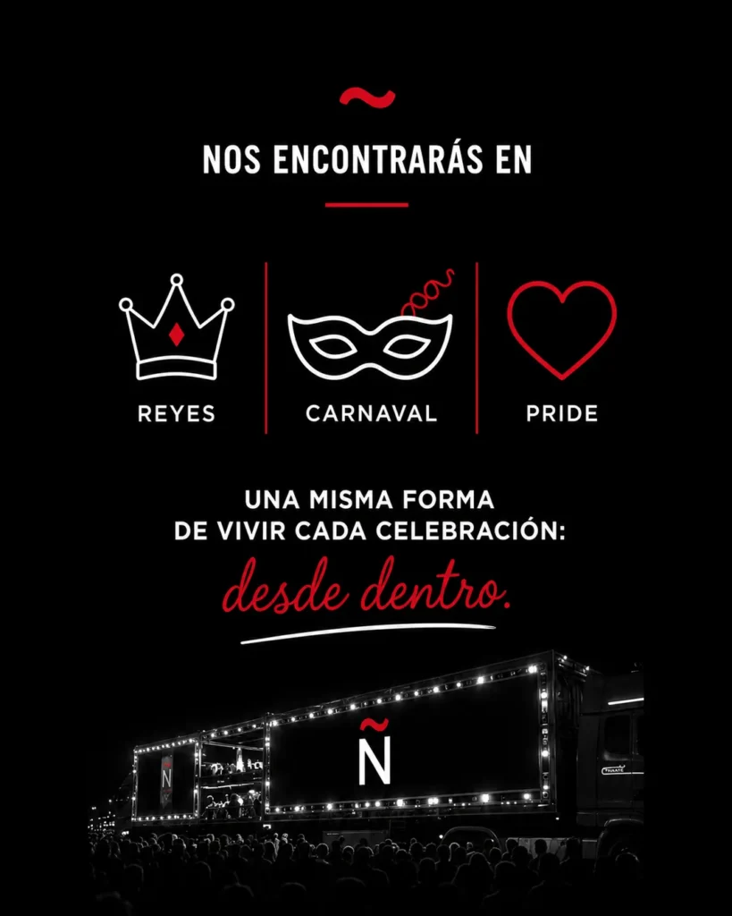 Carroza iluminada de noche: nos encontrarás en Reyes, Carnaval y Pride